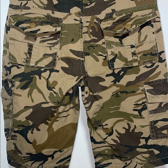 Men's Camouflage Cargo Shorts - Picture 6 of 7